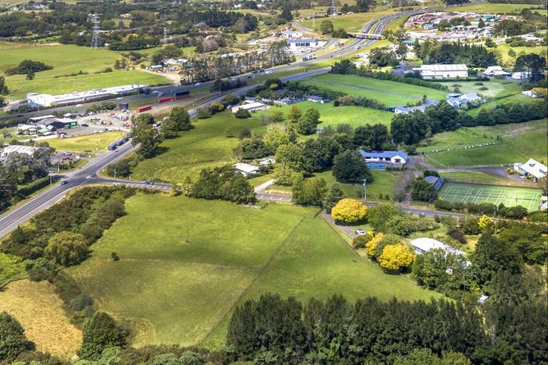 Photo of property in 36 Pitt Road, Runciman, Drury, 2578