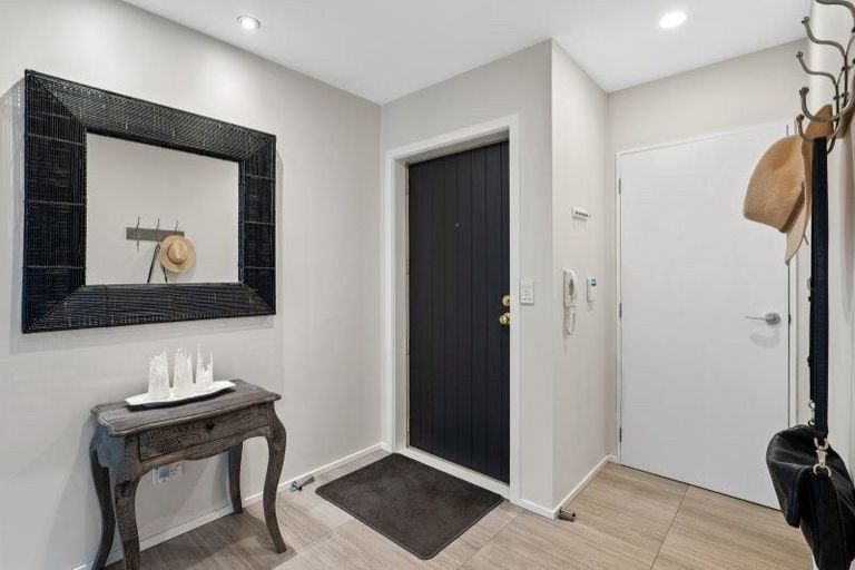 Photo of property in 40 Pitcairn Crescent, Bryndwr, Christchurch, 8053