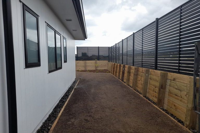 Photo of property in 33 Ngaru Crescent, Wharewaka, Taupo, 3330