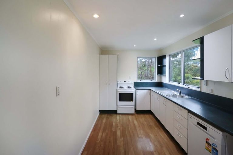 Photo of property in 11a Colchester Crescent, Newlands, Wellington, 6037