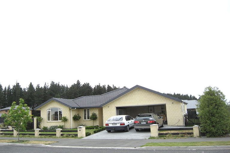 Photo of property in 80 Puhara Avenue, Parklands, Christchurch, 8083