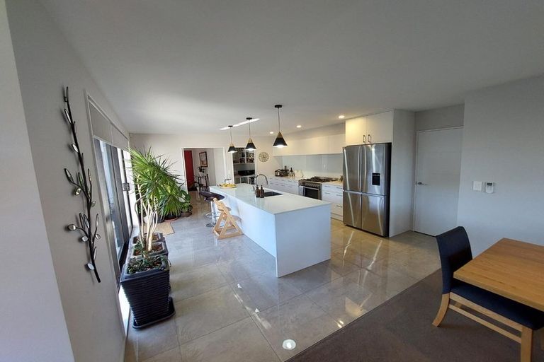 Photo of property in 15 Country Palms Drive, Halswell, Christchurch, 8025