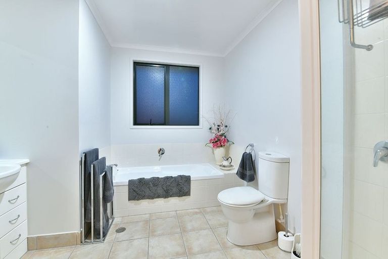 Photo of property in 6 Coral Court, Gulf Harbour, Whangaparaoa, 0930