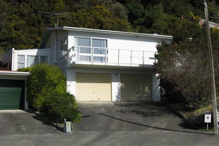 Photo of property in 6 Volkner Grove, Waterloo, Lower Hutt, 5011