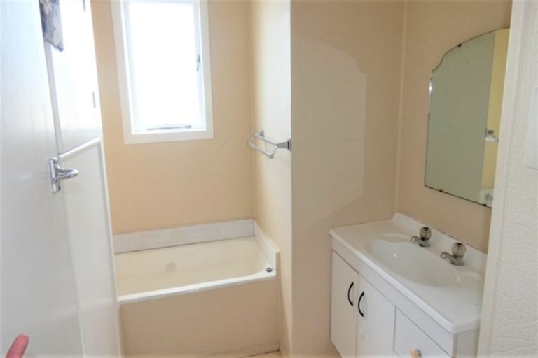 Photo of property in 59 Pah Road, Cockle Bay, Auckland, 2014