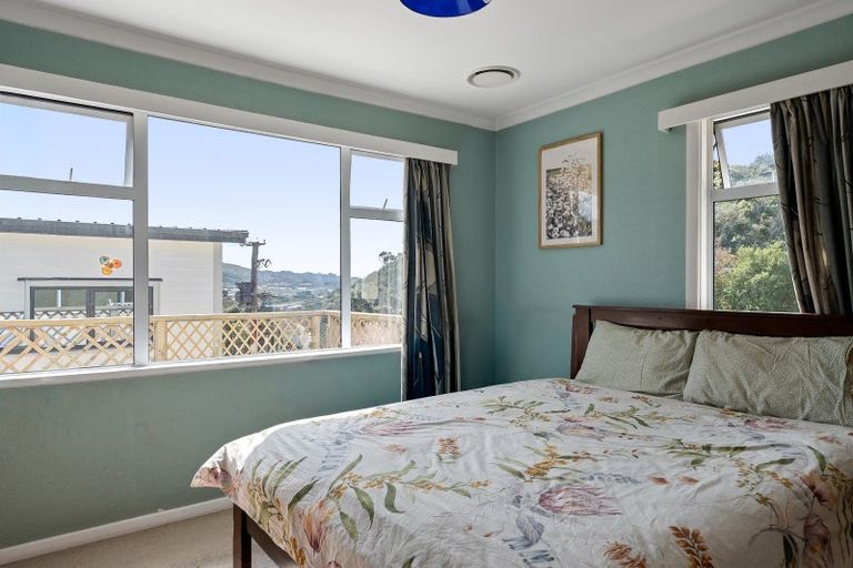 Photo of property in 5 Mahoe Street, Tawa, Wellington, 5028