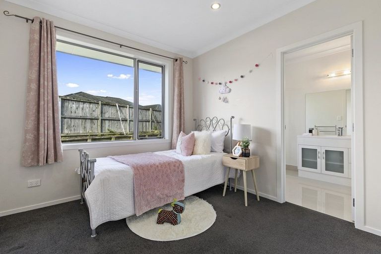 Photo of property in 5 Capricorn Place, Rototuna North, Hamilton, 3210