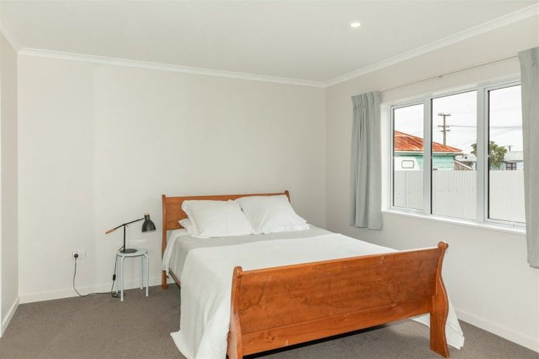 Photo of property in 9 Russell Street, Westport, 7825