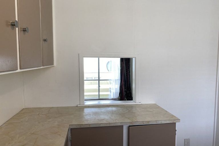 Photo of property in 5 Hawker Street, Mount Victoria, Wellington, 6011