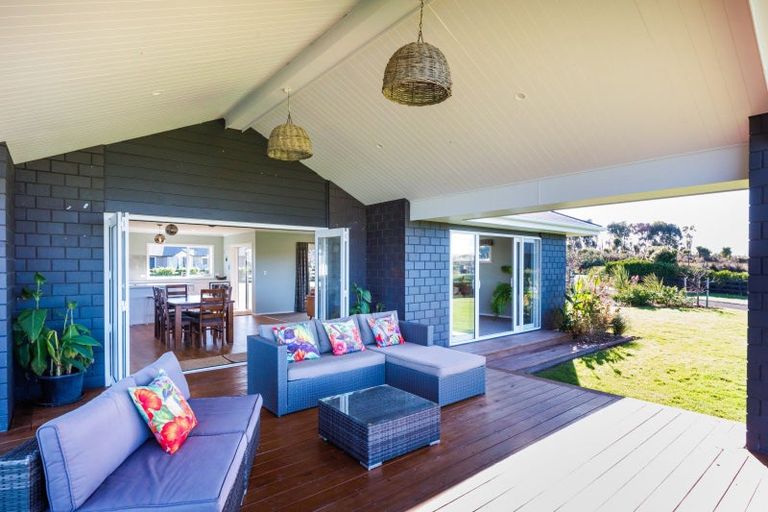 Photo of property in 21 Loveston Lane, Kelvin Grove, Palmerston North, 4470