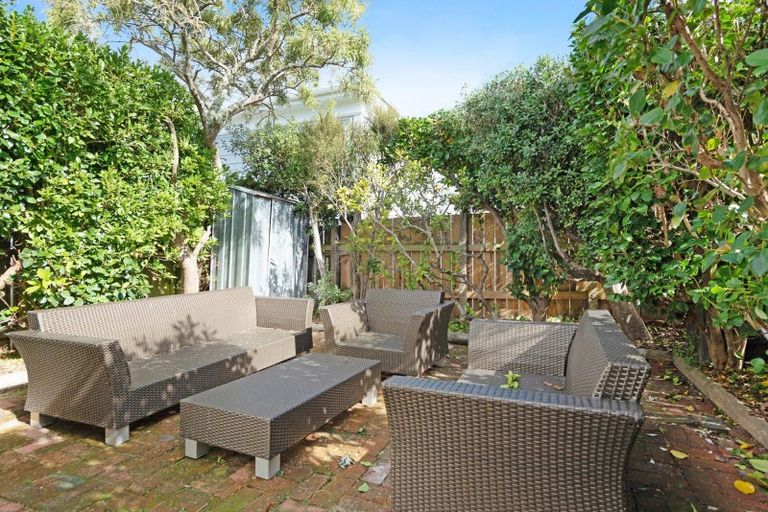 Photo of property in 28 Stanley Street, Berhampore, Wellington, 6023