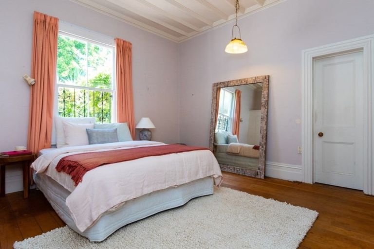 Photo of property in 14 Cameron Road, Bluff Hill, Napier, 4110