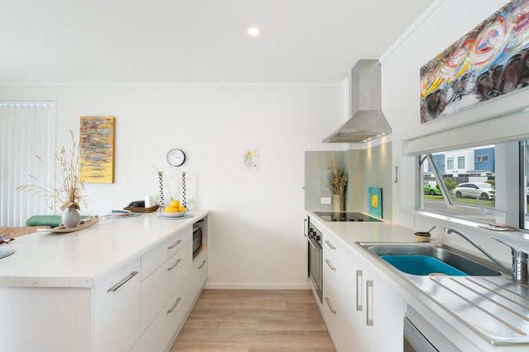 Photo of property in 31 Reynolds Place, Papamoa Beach, Papamoa, 3118