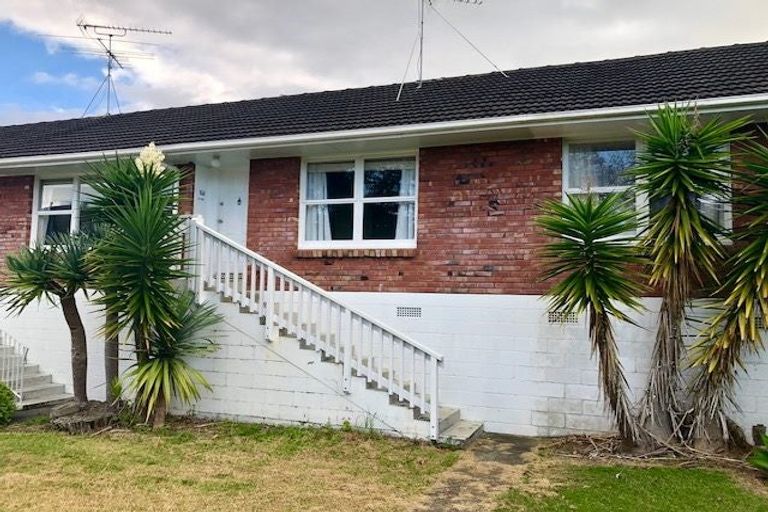 Photo of property in 2/216 Beach Road, Campbells Bay, Auckland, 0630