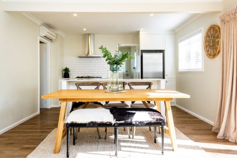 Photo of property in 2 Lovat Street, Havelock North, 4130