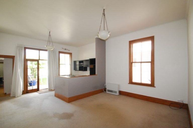 Photo of property in 128 Elizabeth Street, Mount Victoria, Wellington, 6011