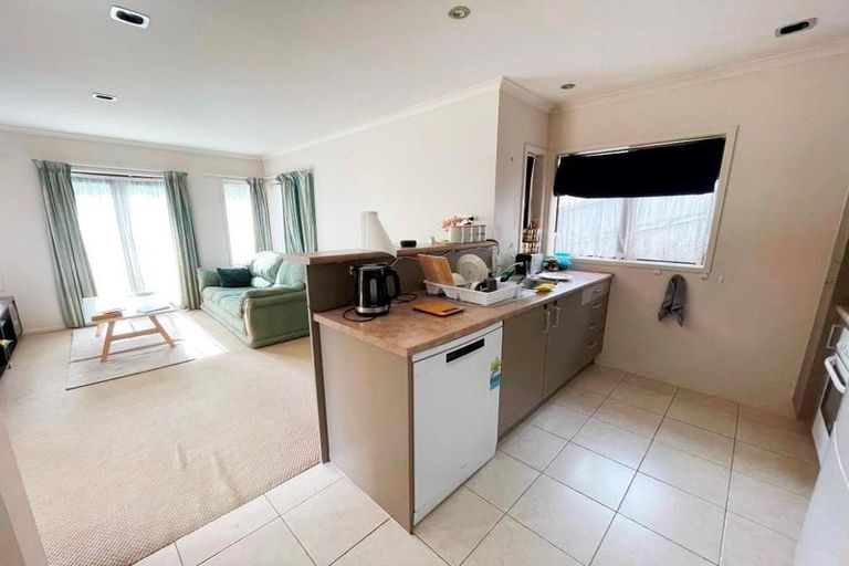 Photo of property in 34 Helen Ryburn Place, Torbay, Auckland, 0630
