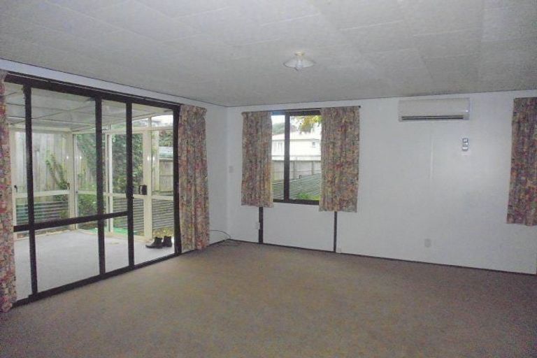 Photo of property in 11a Hillcrest Road, Raumati South, Paraparaumu, 5032