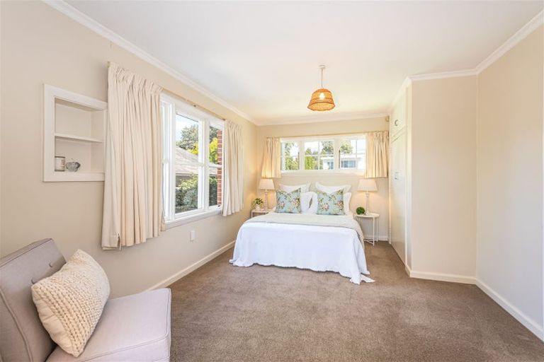Photo of property in 37 Wai-iti Terrace, Burnside, Christchurch, 8052