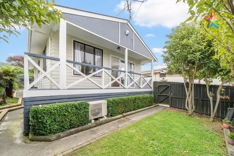 Photo of property in 2/79 Molesworth Street, Taita, Lower Hutt, 5011