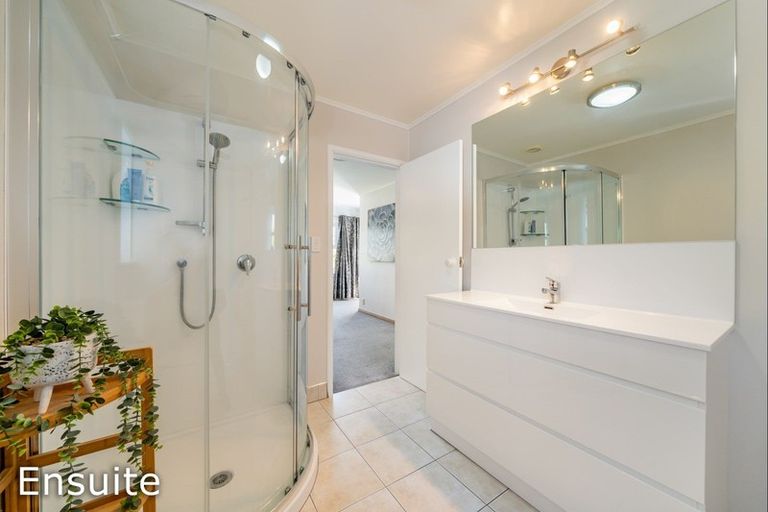 Photo of property in 8 Saint Andrews Grove, Boulcott, Lower Hutt, 5010