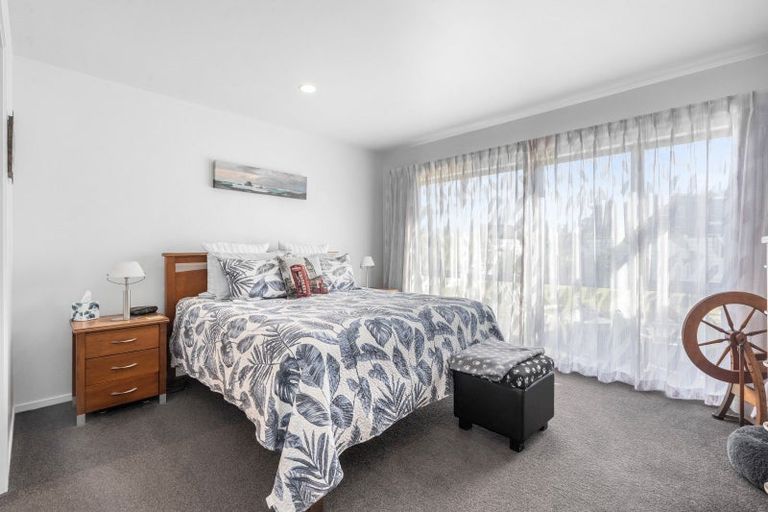 Photo of property in 22 Sando Way, One Tree Point, 0118
