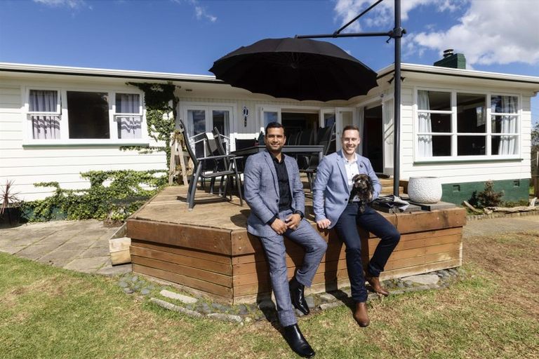 Photo of property in 35 Youngs Road, Papakura, 2110