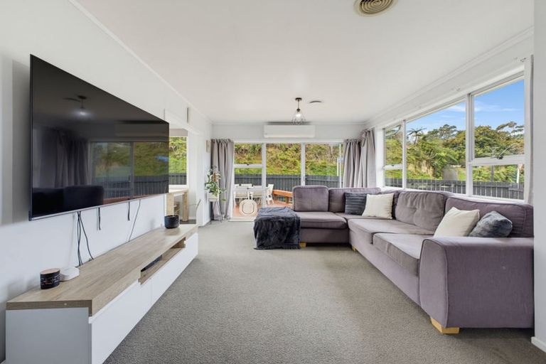Photo of property in 2 Bromley Place, Westown, New Plymouth, 4310