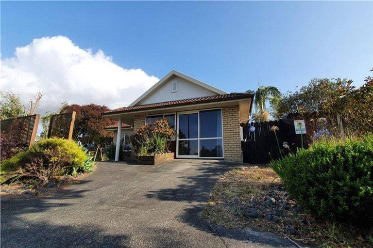 Photo of property in 17 Chapletown Drive, East Tamaki, Auckland, 2016