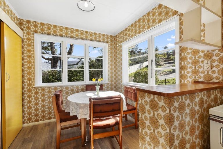 Photo of property in 16 Morgan Place, Tawa, Wellington, 5028