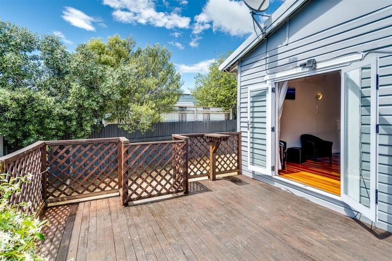 Photo of property in 80 Meeanee Quay, Westshore, Napier, 4110