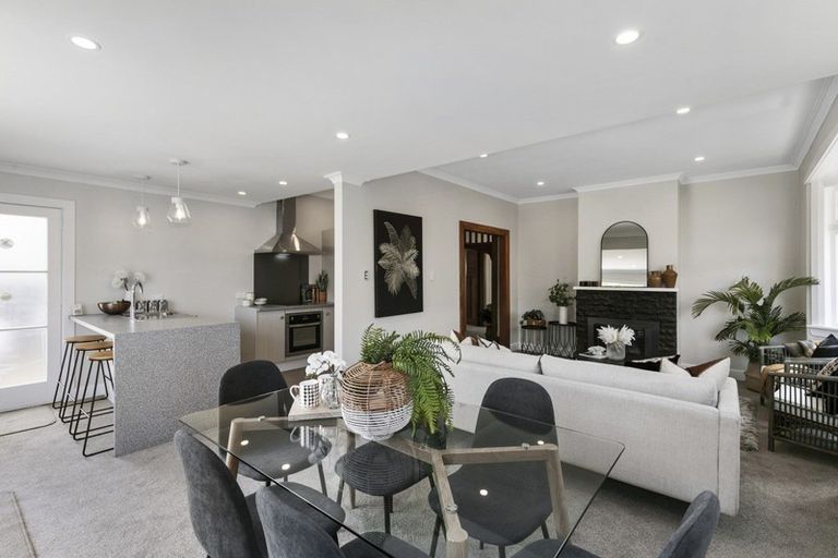 Photo of property in 135 Whites Line East, Waiwhetu, Lower Hutt, 5010