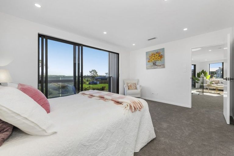 Photo of property in 13 Catalina Avenue, Rosehill, Papakura, 2113