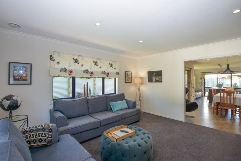 Photo of property in 11 Austin Reid Avenue, Carterton, 5713