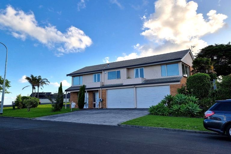Photo of property in 2 Fairsea Place, Lynfield, Auckland, 1042