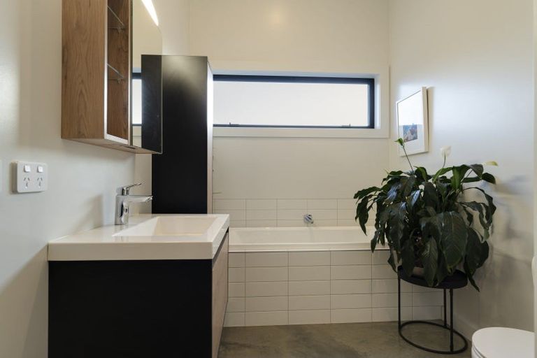 Photo of property in 2 Falconer Rise, Jacks Point, Queenstown, 9371