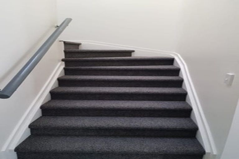 Photo of property in 4/3 Orwell Road, Greenhithe, Auckland, 0632