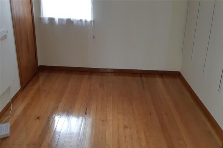 Photo of property in 141 Forrest Hill Road, Forrest Hill, Auckland, 0620