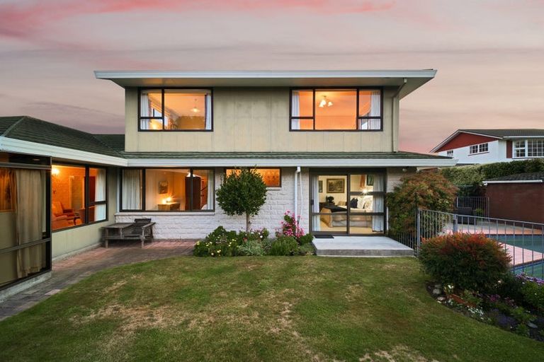 Photo of property in 287 Avonhead Road, Avonhead, Christchurch, 8042