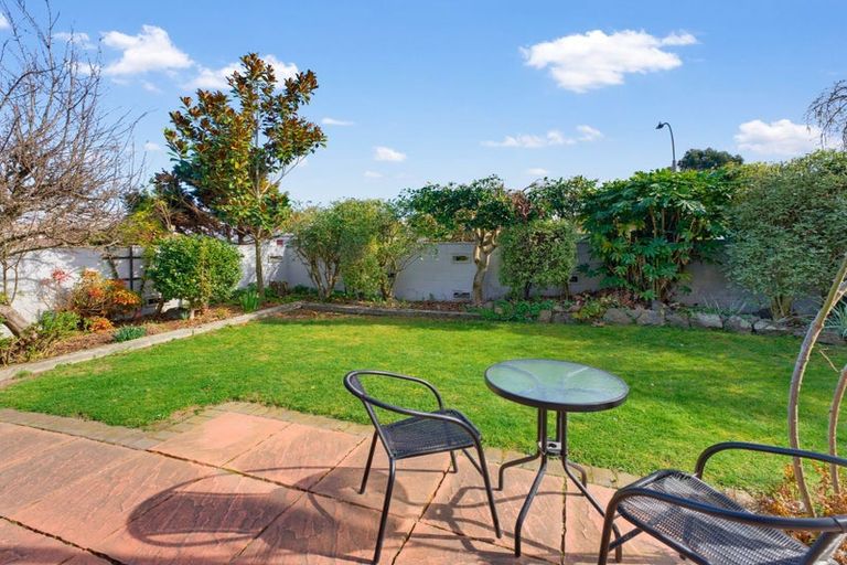 Photo of property in 1 Quinton Place, Bishopdale, Christchurch, 8053