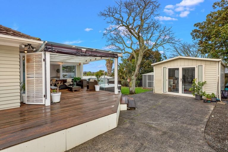 Photo of property in 25 Portadown Avenue, Pakuranga Heights, Auckland, 2010