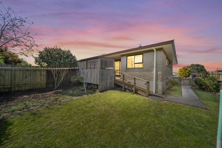 Photo of property in 2/9 Malte Brun Place, Papatoetoe, Auckland, 2025