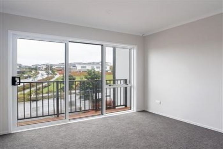Photo of property in 2a Makura Road, Long Bay, Auckland, 0630