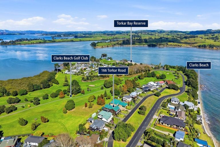 Photo of property in 166 Torkar Road, Clarks Beach, 2122