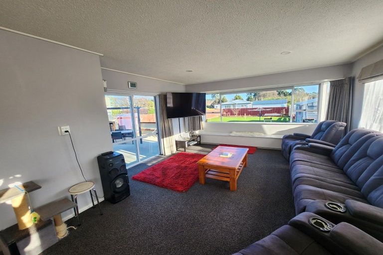 Photo of property in 74 Awamoa Road, Holmes Hill, Oamaru, 9401