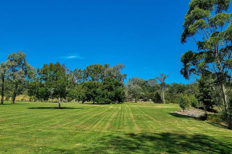 Photo of property in 44 Hardens Lane, Paremoremo, Auckland, 0632