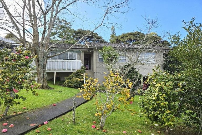 Photo of property in 1/25 Sapphire Place, Bayview, Auckland, 0629