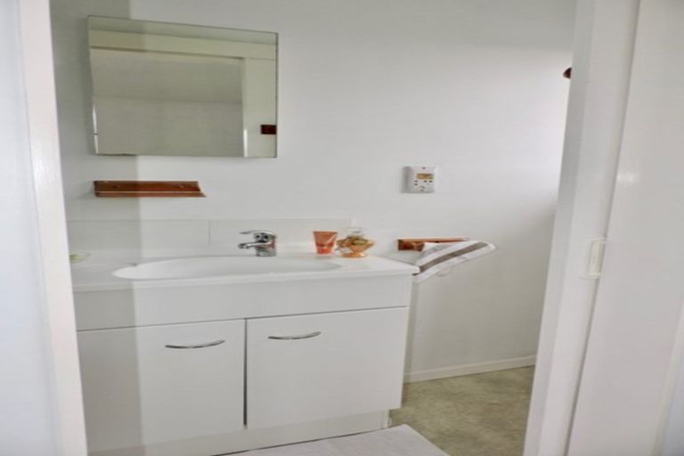 Photo of property in 13 Chester Road, Tawa, Wellington, 5028