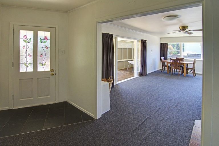 Photo of property in 8 Hughan Place, Carterton, 5713