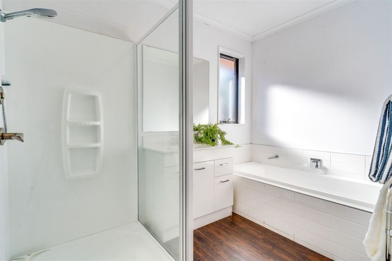 Photo of property in 7 Taggart Place, Sockburn, Christchurch, 8042